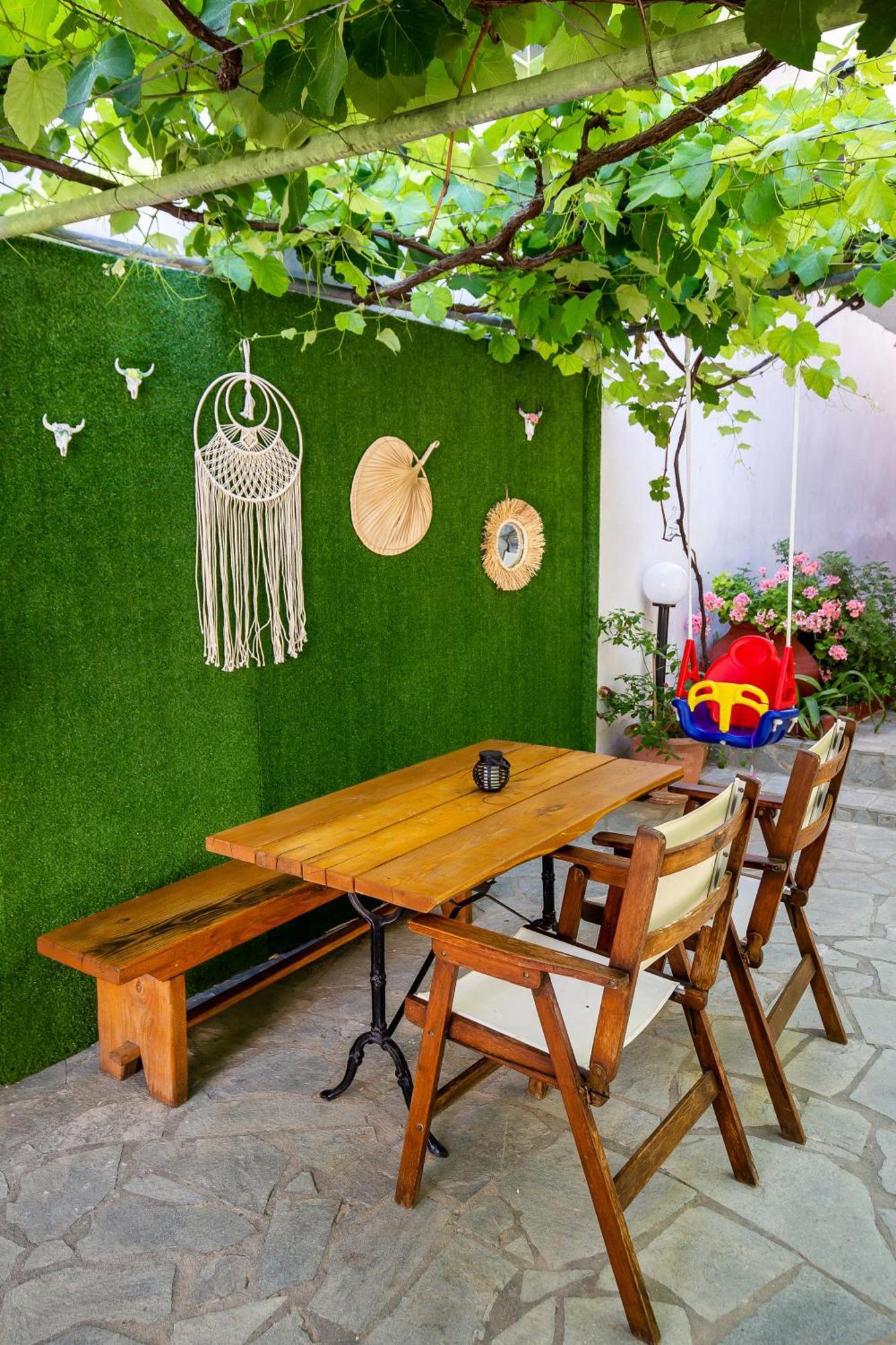 Famelia Studios Lampiris Potos Exterior photo